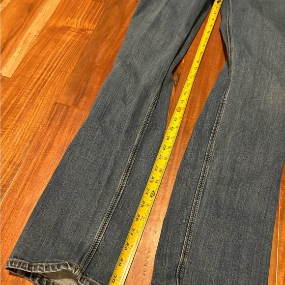 Wrangler Regular Fit Jeans 30x34 Medium Wash Straight Leg Denim (1003) - Picture 3 of 7